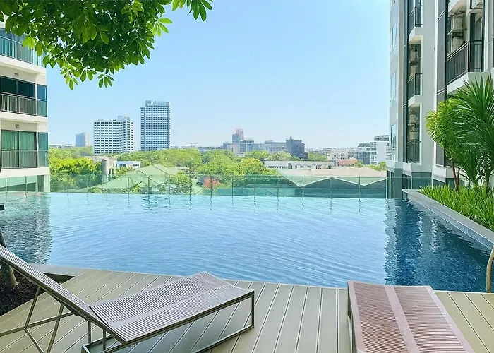 Thonglor Next To Bts *